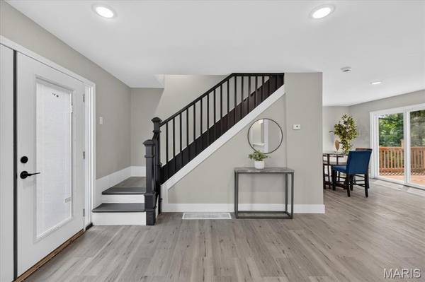 6989 Candlewick WAY, Florissant, MO 63033