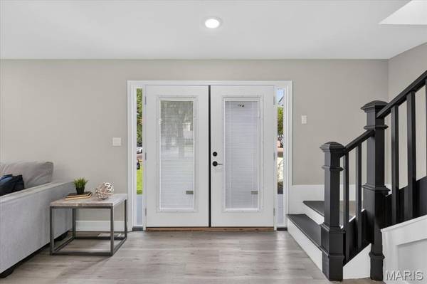 6989 Candlewick WAY, Florissant, MO 63033