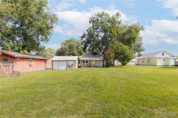 424 W Yoakum AVE, Chaffee, MO 63740