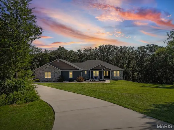 1402 Circle Hill DR, Hillsboro, MO 63050