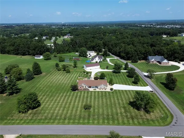 151 Plantation DR, Troy, MO 63379