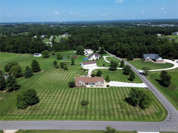 151 Plantation DR, Troy, MO 63379