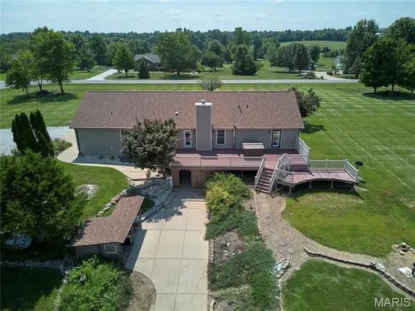 151 Plantation DR, Troy, MO 63379