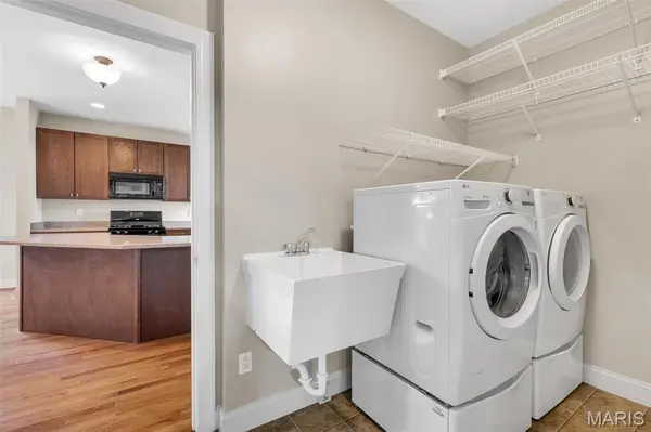 1016 Gardenbridge PL, St Charles, MO 63303