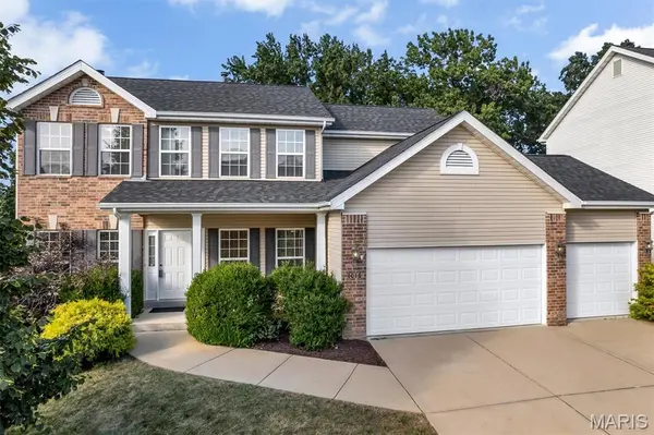 1016 Gardenbridge PL, St Charles, MO 63303