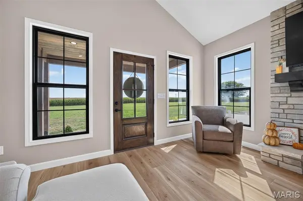 10860 SUNNYSIDE SCHOOL RD, Trenton, IL 62293