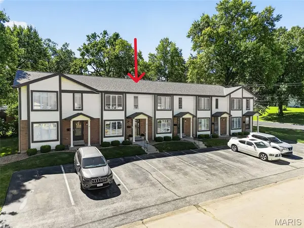 12 New Hope CT, Florissant, MO 63033
