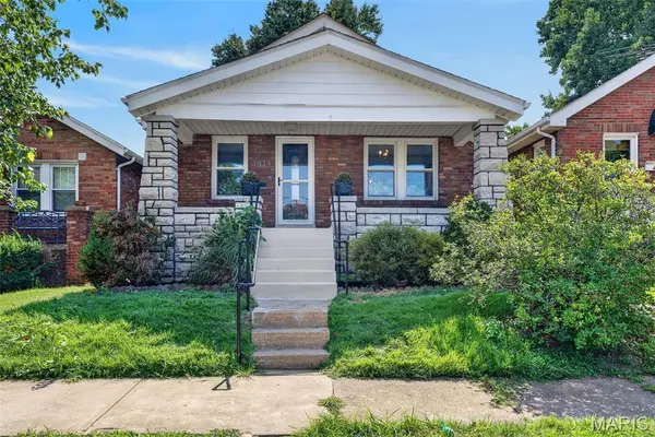 3814 Burgen AVE, St Louis, MO 63116