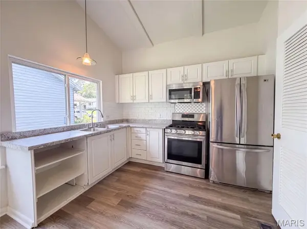 5277 Suntrail DR, Black Jack, MO 63033