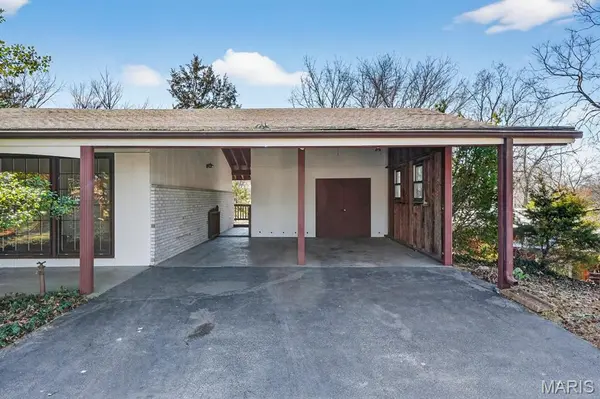 141 Meadowlark DR, St Louis, MO 63146