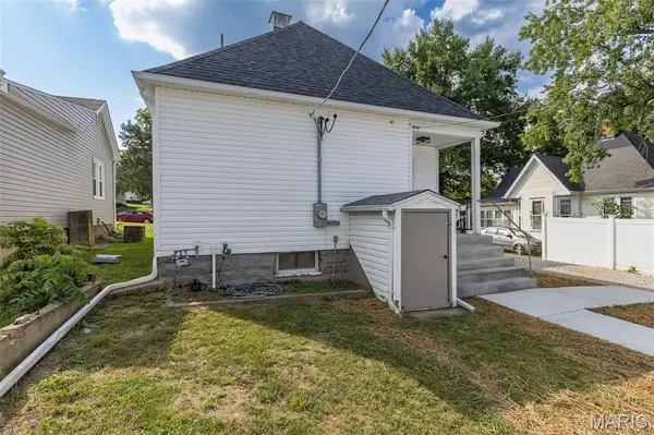 1015 S 2nd ST, De Soto, MO 63020