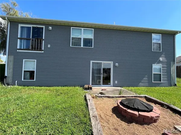 13 Colton Jesse DR, Winfield, MO 63389