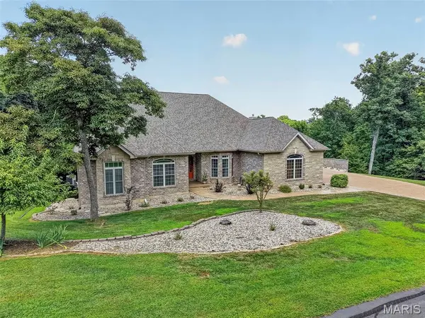 3840 Rooster Ridge LN, Defiance, MO 63341
