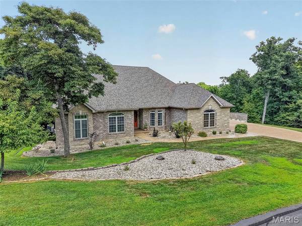 3840 Rooster Ridge LN, Defiance, MO 63341
