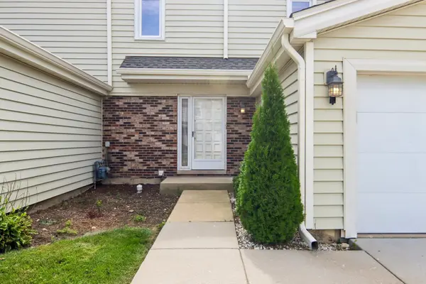 682 Claridge CIR, Hoffman Estates, IL 60169