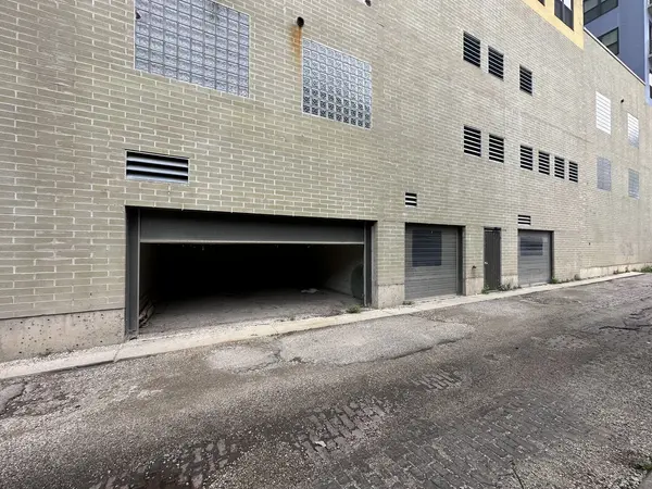 1122 W Catalpa AVE #P158-P159, Chicago, IL 60640