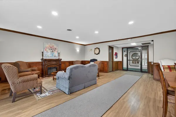 1360 Kimberly Ridge RD #209, Bettendorf, IA 52722