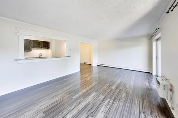 1056 N Mill Street #107, Naperville, IL 60563