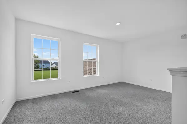 164 Blazing Star TRL, Oswego, IL 60543