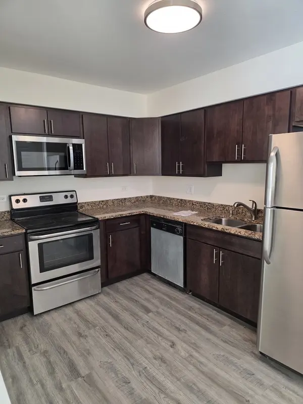 161 W Elk TRL #162, Carol Stream, IL 60188