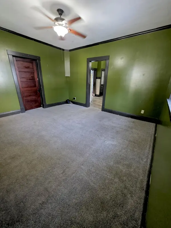 300 W Allmon ST, Salem, IL 62881