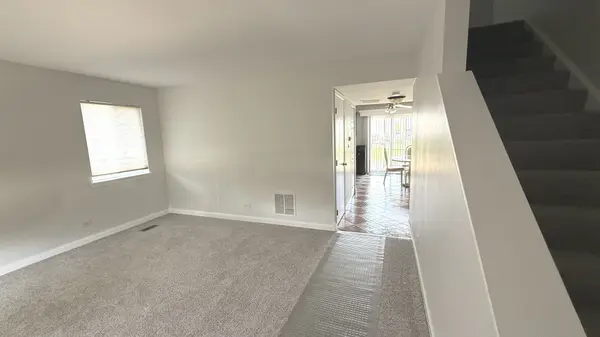 1418 Ridge RD, South Elgin, IL 60177