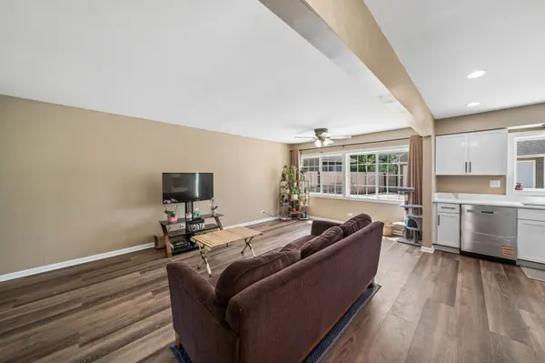 319 W Central AVE, Lombard, IL 60148