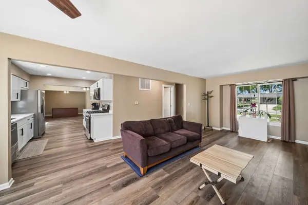 319 W Central AVE, Lombard, IL 60148