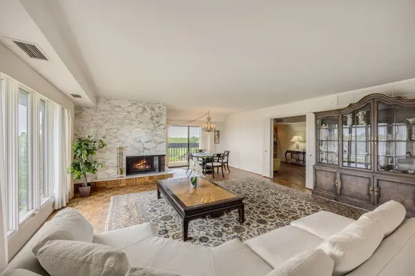 1671 Mission Hills RD #502, Northbrook, IL 60062