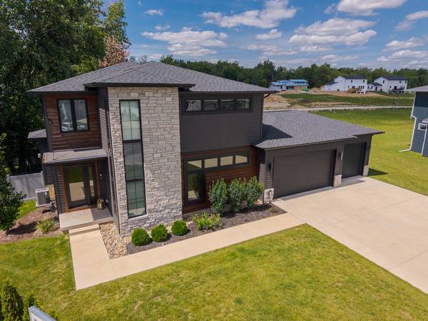 102 Raef RD, Downs, IL 61736