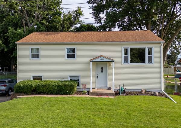 2311 W 46th ST, Davenport, IA 52806