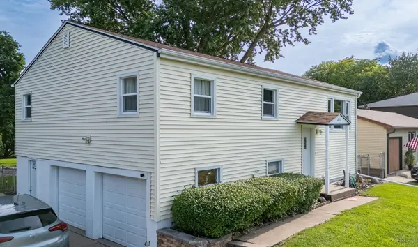 2311 W 46th ST, Davenport, IA 52806