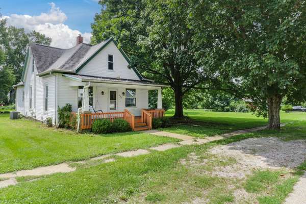 120 E Main ST, Stanford, IL 61774