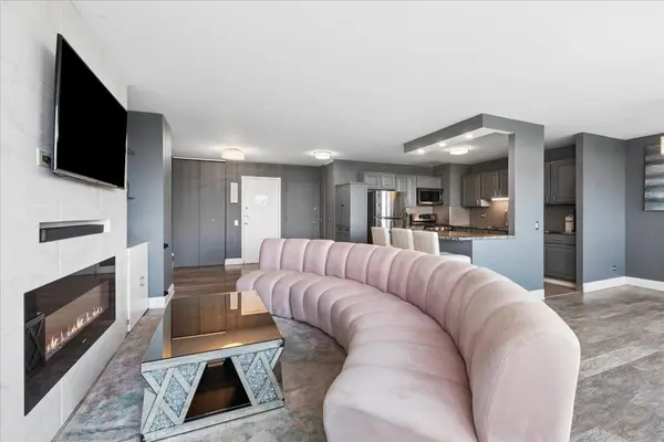4850 S Lake Park AVE #1201, Chicago, IL 60615
