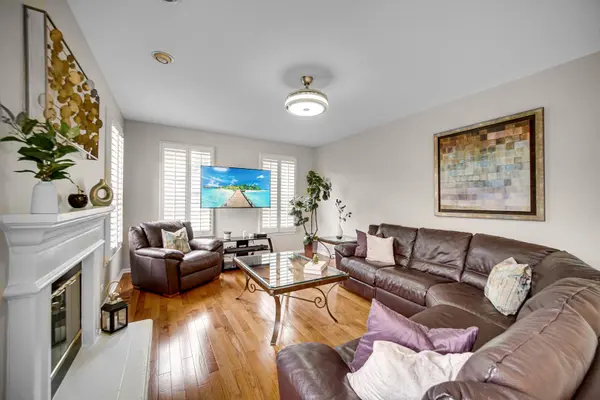 6 Yorkshire CT, Algonquin, IL 60102