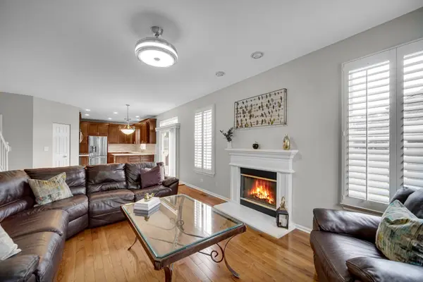 6 Yorkshire CT, Algonquin, IL 60102