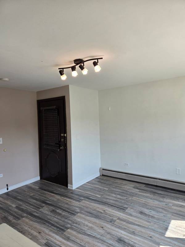 8758 W Berwyn AVE #1-NW, Chicago, IL 60656