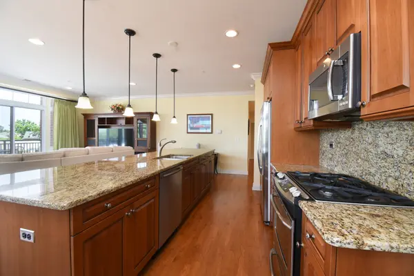 120 N Northwest HWY #304, Park Ridge, IL 60068