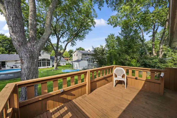856 E Sayles DR, Palatine, IL 60074