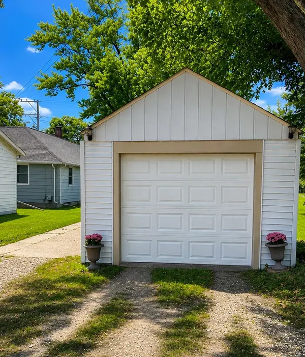 204 16th AVE, Sterling, IL 61081