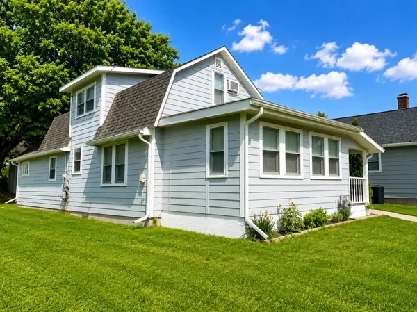 204 16th AVE, Sterling, IL 61081
