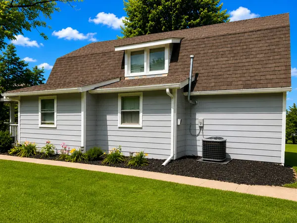 204 16th AVE, Sterling, IL 61081