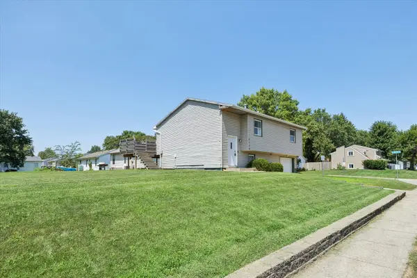 5730 N Division ST, Davenport, IA 52806