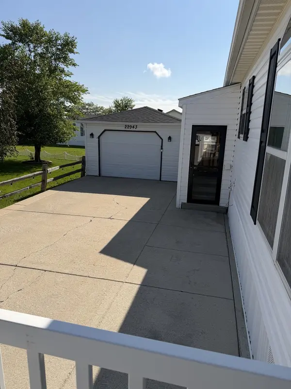 22943 S Big Run DR, Frankfort, IL 60423