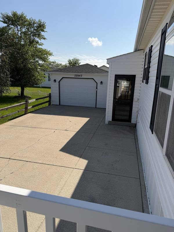 22943 S Big Run DR, Frankfort, IL 60423