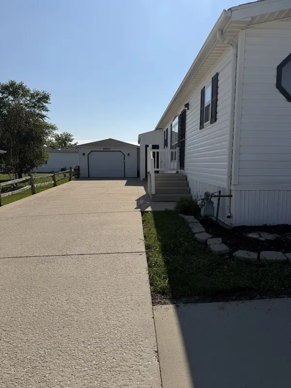 22943 S Big Run DR, Frankfort, IL 60423
