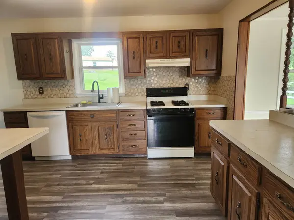 914 Oakleaf AVE, Mchenry, IL 60051