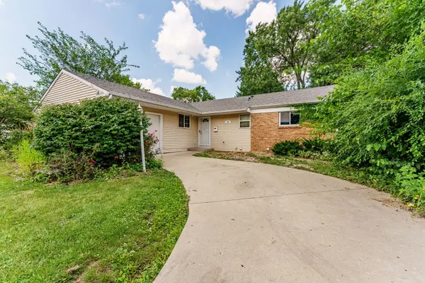 54 Cambridge LN, Glendale Heights, IL 60139