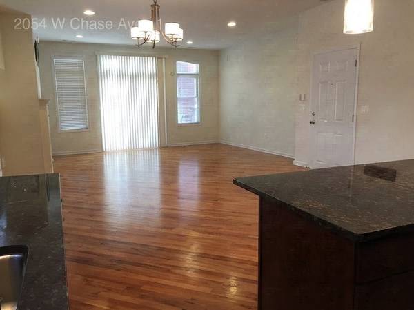 2054 W Chase AVE #1S, Chicago, IL 60645