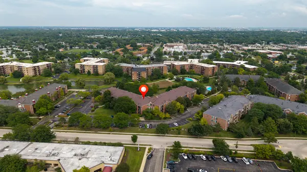 815 Leicester RD #312A, Elk Grove Village, IL 60007